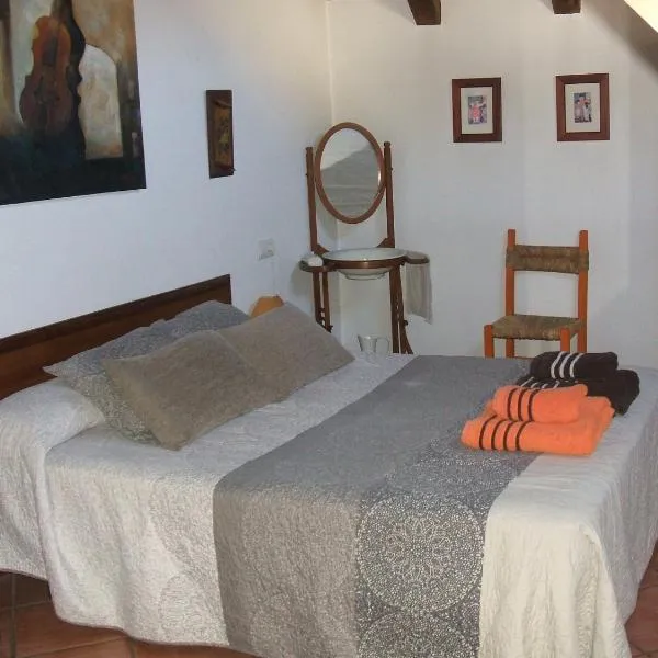 CASA GRACIANO I, hotel v destinaci Ochagavía