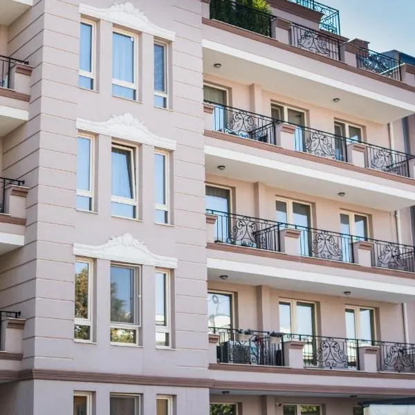 Kapana Luxury City Center Apartments with Garage, Hotel in Plowdiw