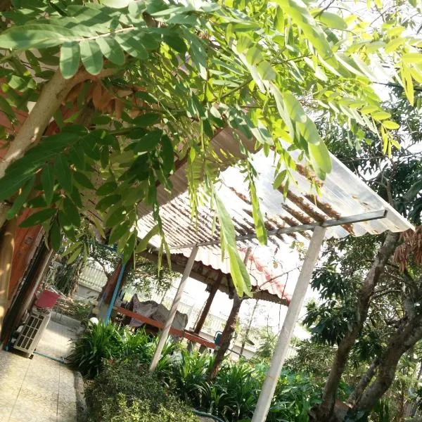 ต้งโฮมหละปูน, hotel in Lamphun