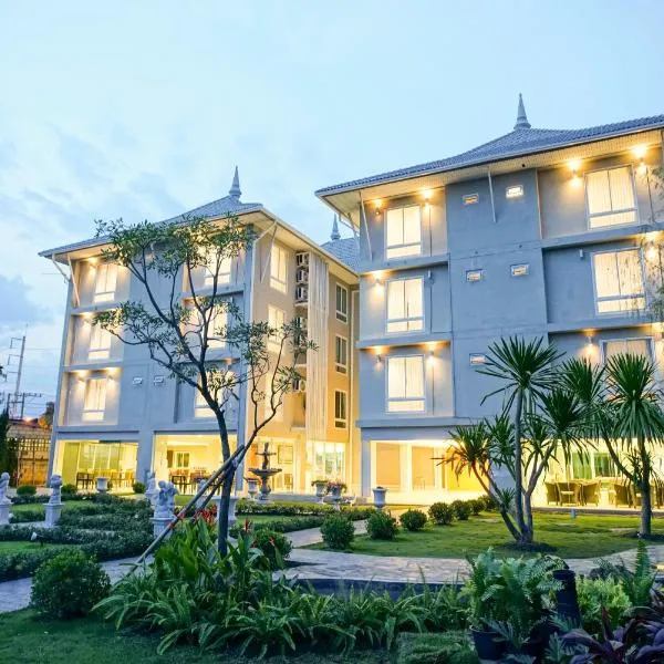 Nantra Chiangmai Riverfront Hotel, hotelli kohteessa Ban Nam Thong