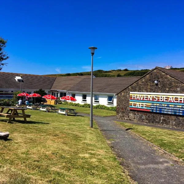 YHA Broad Haven, hotel en Saint Brides