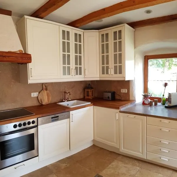 Kleines Häuschen im Grünen, hotel en Monheim