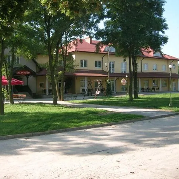 Zajazd Tip Top, hôtel à Żdżar
