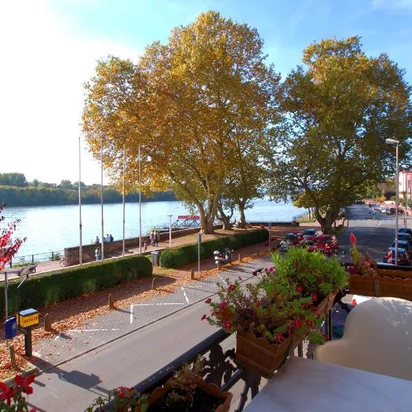 Hotel Am Schloss Biebrich, hotel v destinaci Wiesbaden