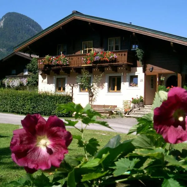 Ferienwohnung Waldhäusl, hotel in Sankt Martin bei Lofer