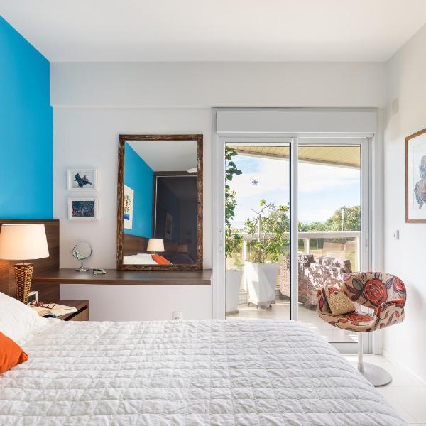 Apartamento com 4 suítes pé na areia - Foto 2
