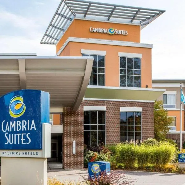 Cambria Hotel Traverse City，特拉弗斯城的飯店