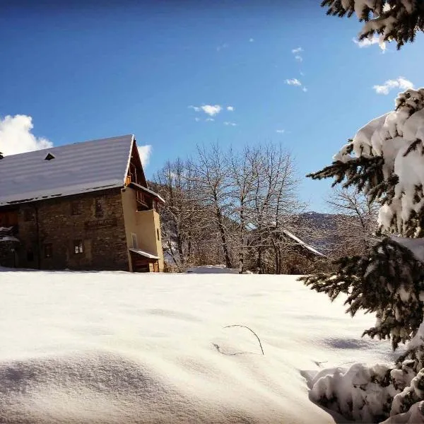 Clot Saint Joseph - Gites & Chambres d'Hôtes – hotel w mieście Vallouise