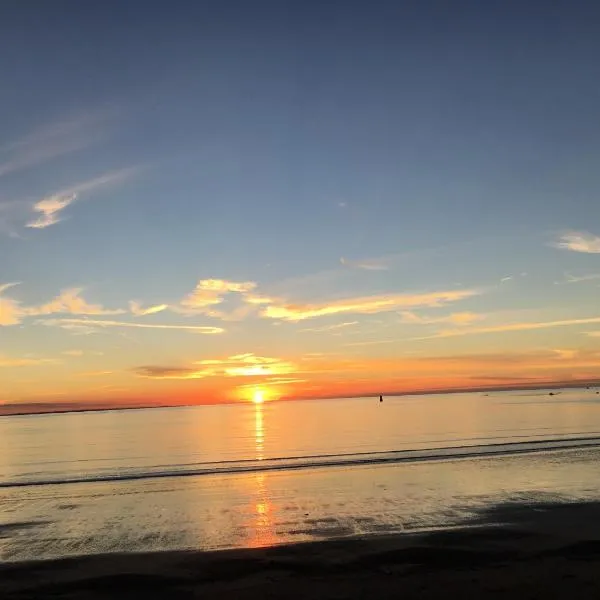 La Maison s'apelle le P'tit Nid, hotel in Granville