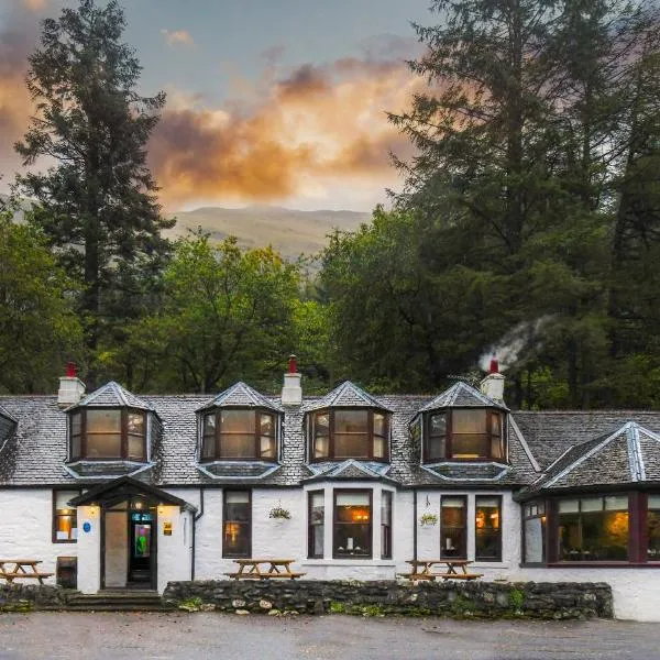 Crarae에 위치한 호텔 The Coylet Inn by Loch Eck