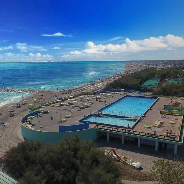Happy Camp Mobile Homes in Camping Village Rosapineta, hotel v destinaci Rosolina Mare