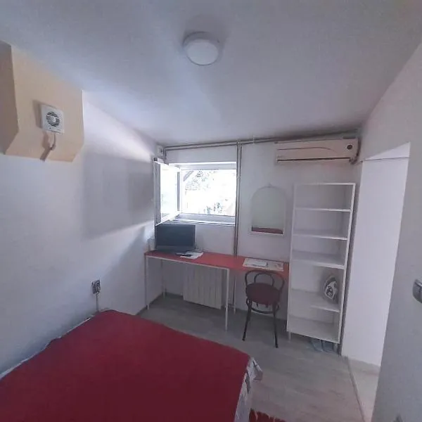 Studio Krunska 6, готель у Белграді