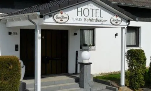 Hotel Garni Haus Schönberger, viešbutis mieste Heilingenhauzenas