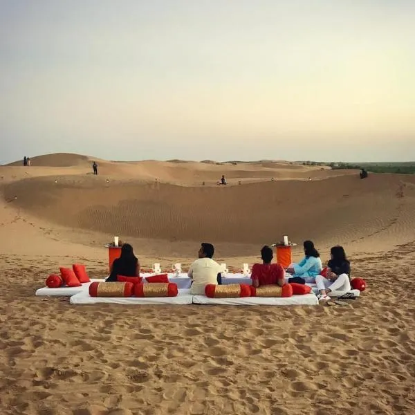 Sunny Desert Camp, hotel em Kūri