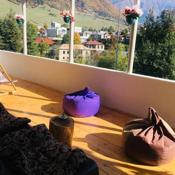 Guesthouse AlpenRose, hótel í Mestia