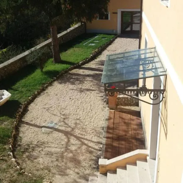 Casa Vacanze La Villa, hotel v destinaci Morino