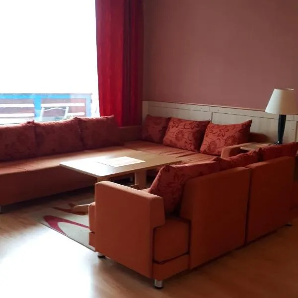 AD Šafrán č. 25, hotel v Donovalech