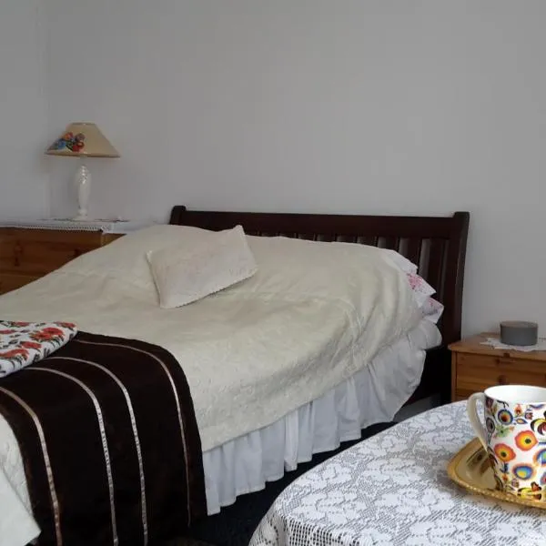 Dom Na Ludowo w Brzeźnicy, hotel v destinaci Brzeźnica