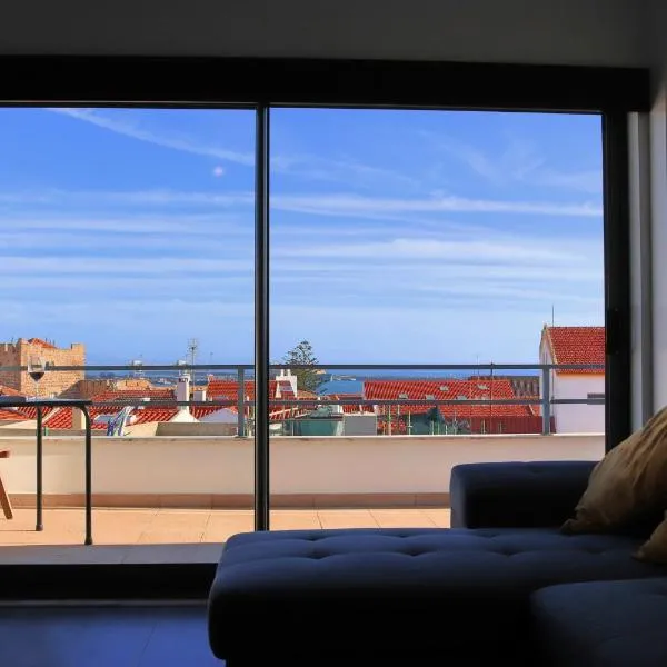 Castle in Blue Apartments-Sea View, hotel Sinesben