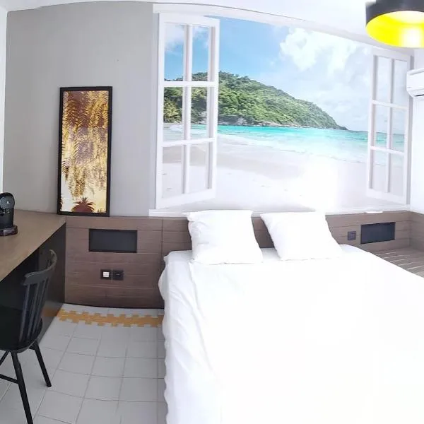 Studio avec GRANDE PISCINE, PLAGE Vanille Caraïbes, hotel in Saint-François