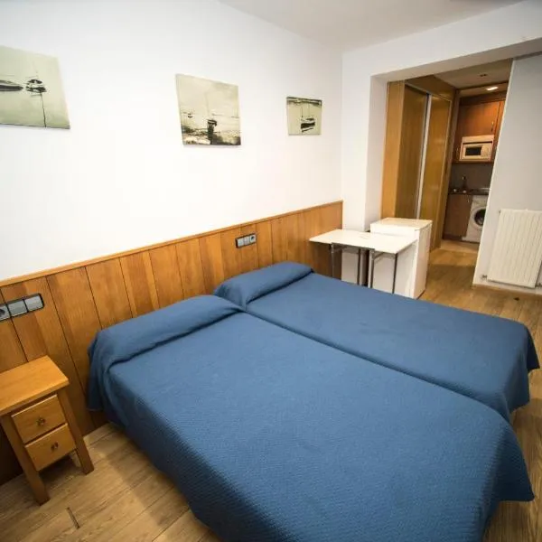 Hostal Caballeros, hotel di Garray