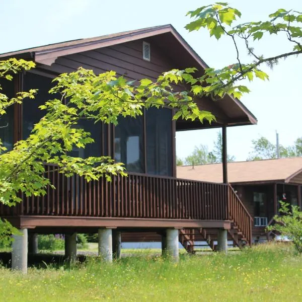 1 and Only Riverside Accommodations, hótel í Shelburne