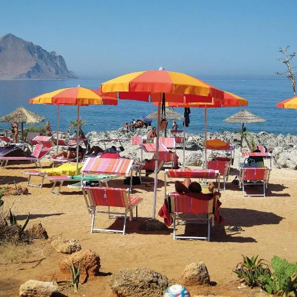 Happy Camp Mobile Homes in El-Bahira Camping Village, hotel v destinaci San Vito lo Capo