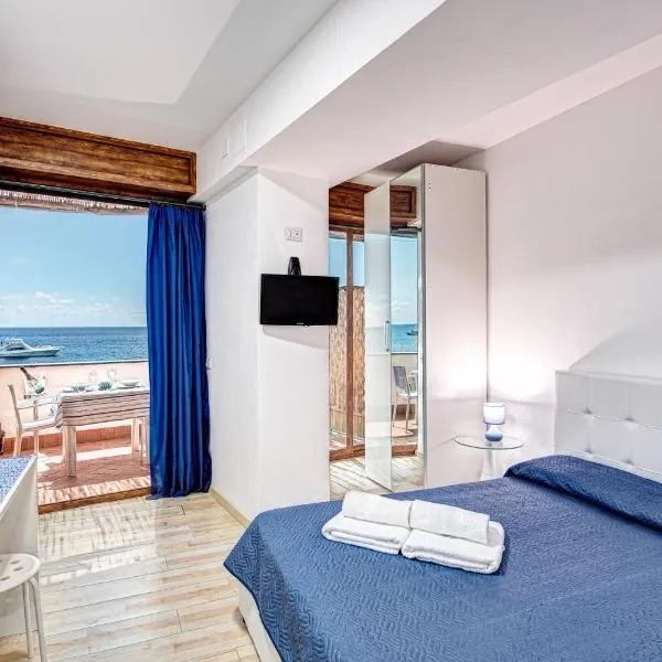 Belmare Residence on the beach: Nerano'da bir otel