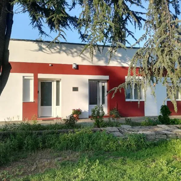 Juniperus Apartman, hotel in Polgár