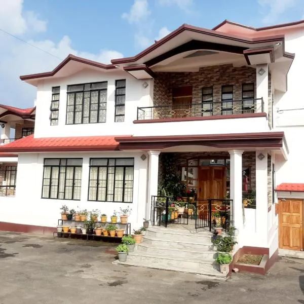 Pine Hill Home Stay, hotel v destinaci Šillong