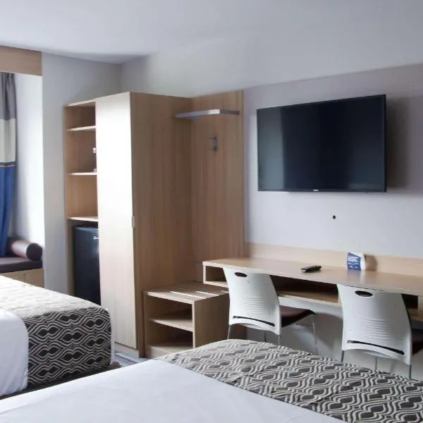 Microtel Inn & Suites by Wyndham Camp Lejeune/Jacksonville, hotel v destinaci Jacksonville