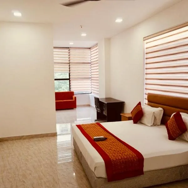 Amora Rooms Dwarka、Bahādurgarhのホテル
