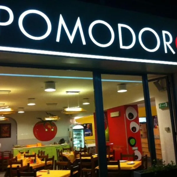 Albergo Ristorante Pomodoro, hotel u gradu 'Omegna'