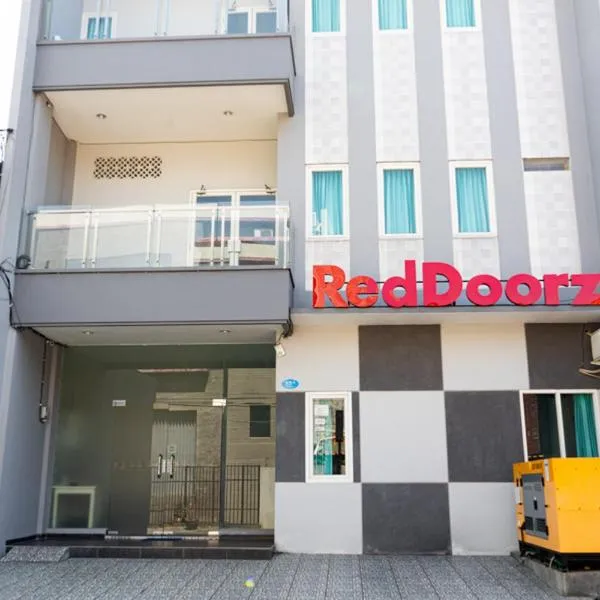 RedDoorz Near Gajah Mada Street Semarang, hótel í Semarang