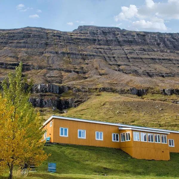 Hafaldan HI Hostel - Harbour Building, hotel di Seydisfjordur