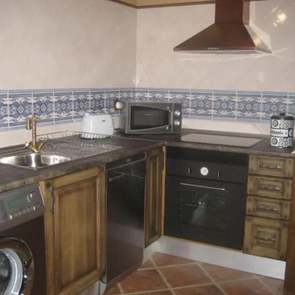 Apartamentos Rurales Esencias De La Alcarria, hotel in Moratilla de los Meleros