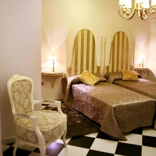 Hostal Mesón Castilla, מלון בסיגואנזה
