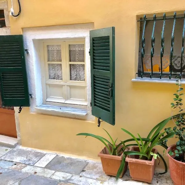Grandma’s old town house, hotel in Corfu Town