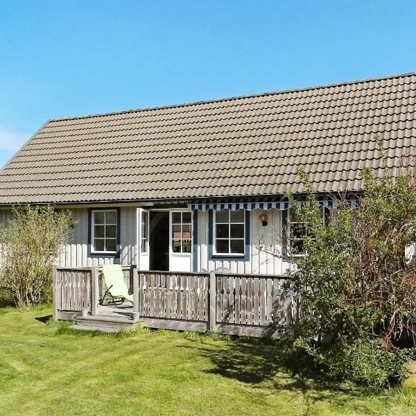 Three-Bedroom Holiday home in Lysekil 4, hotel v destinaci Lysekil