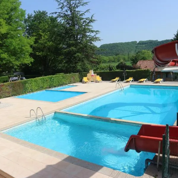 Camping Le Céou, hotel v destinaci Saint-Cybranet