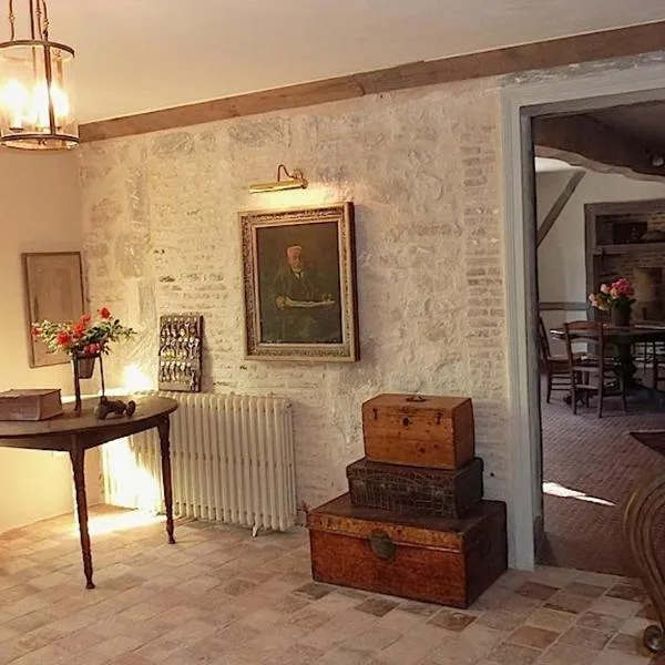 Le Logis BnB, hotel in Verneuil-Moustiers