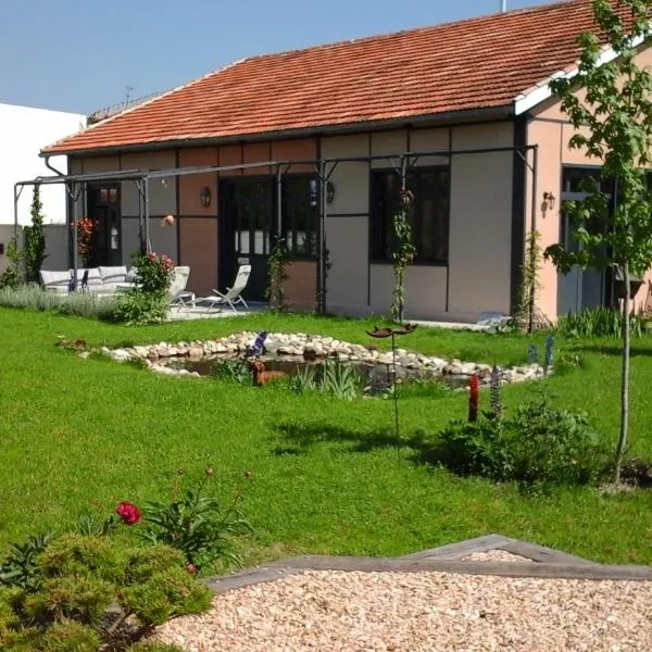 L atelier, hotel in Grézet-Cavagnan