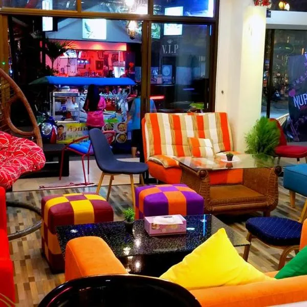 KANPAI HOTEL, hotell Patong Beachis