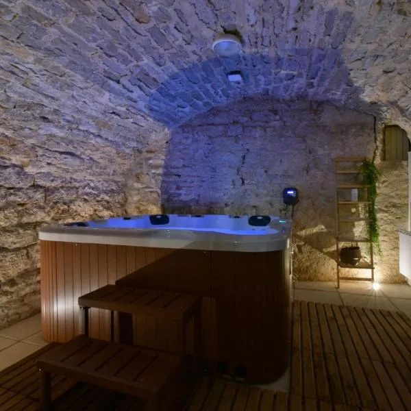 Les Bouc'tins, hotel v destinaci Molain