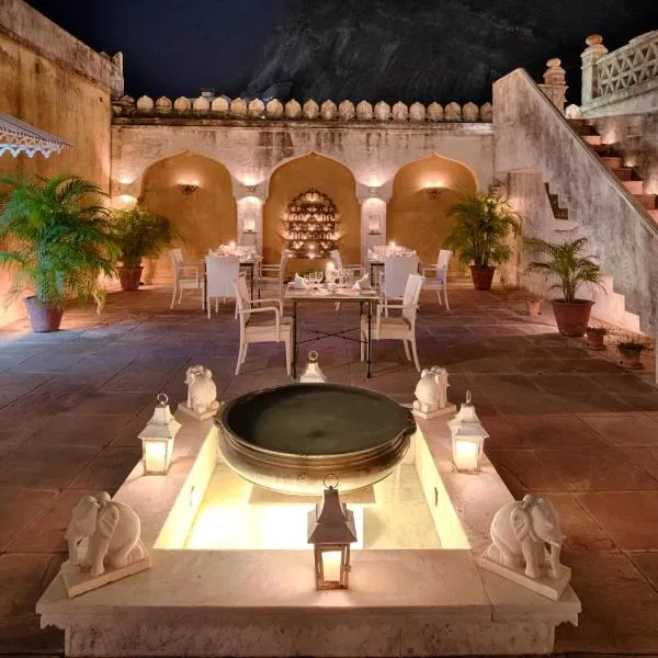 The Rawla Narlai - A Luxury Heritage Stay in Leopard Country, hotel in Sādri