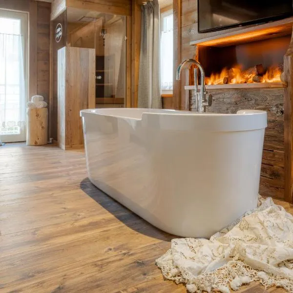 John Luxury Suites, hotel v destinaci Folgaria