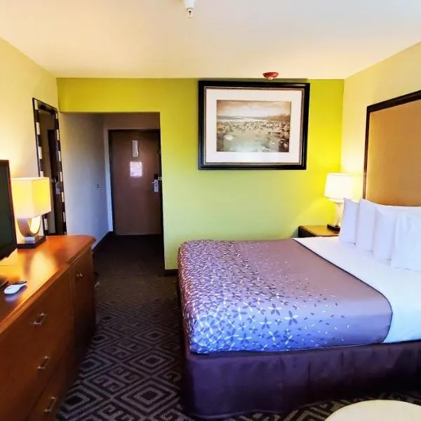 Travel Inn and Suites- Sikeston Miner I-55 exit-67、サイクストンのホテル