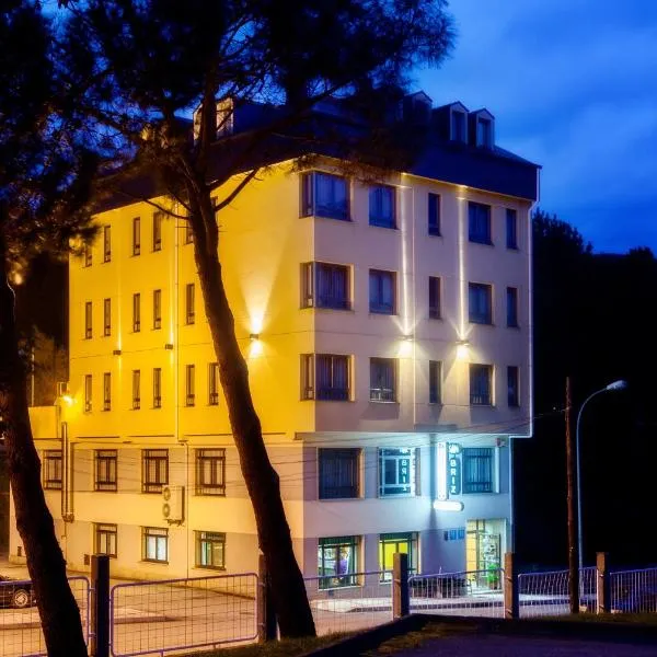 Hotel San Briz, ξενοδοχείο σε A Pontenova