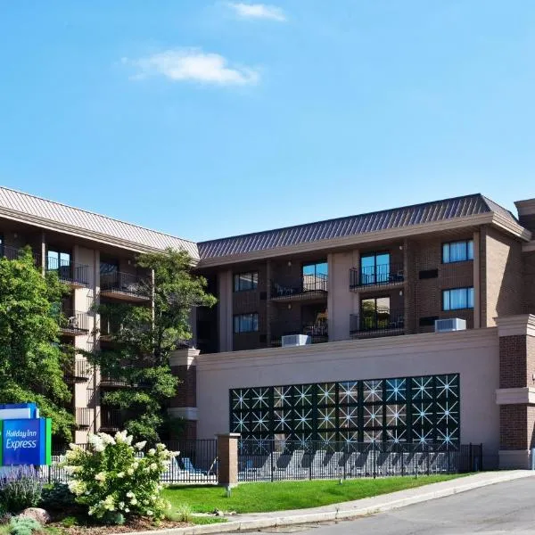 Holiday Inn Express Schaumburg-Rolling Meadows by IHG, hotel v destinaci Rolling Meadows