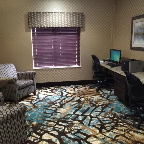 Holiday Inn Express Hotel & Suites Council Bluffs - Convention Center Area by IHG、カウンシル・ブラフスのホテル